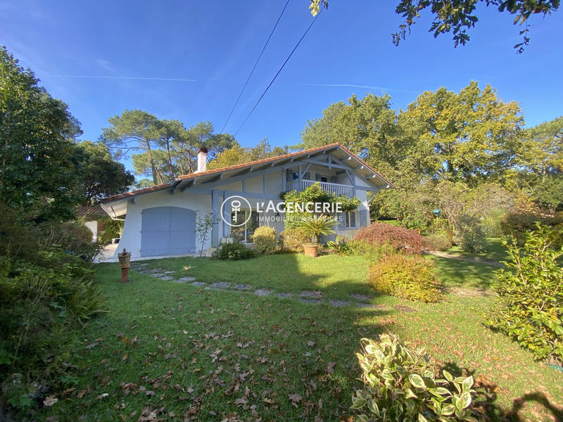 Maison traditionnelle - 139 m² - 7 pièces