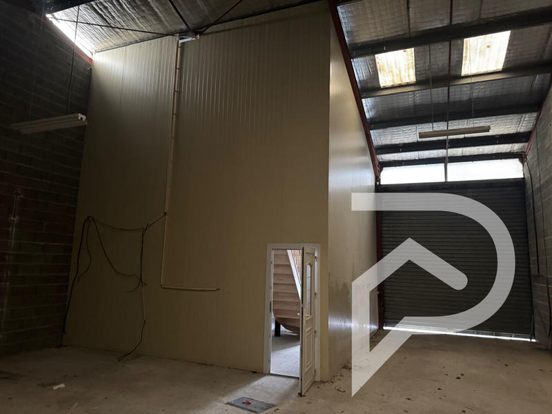 Local commercial - 220 m²