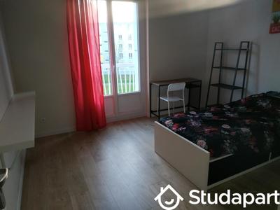 Chambre - 11 m² - 1 pièce