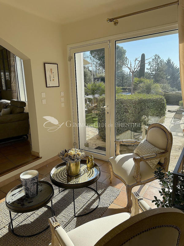 Villa - 250 m² - 6 pièces