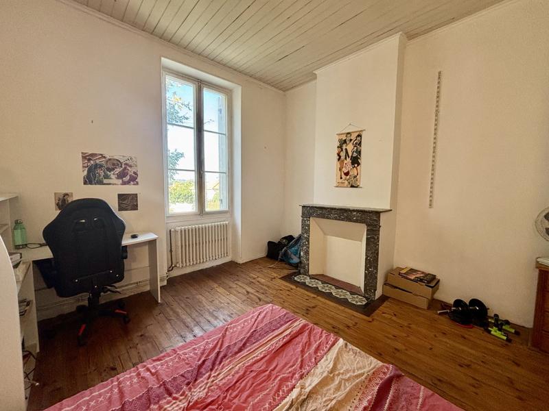 Maison traditionnelle - 201 m² - 8 pièces