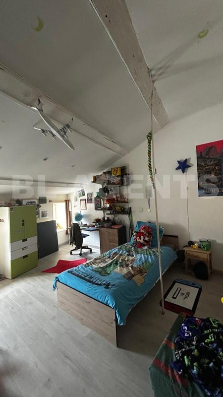 Appartement - 141 m² - 6 pièces