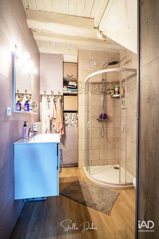 Maison - 239 m² - 8 pièces