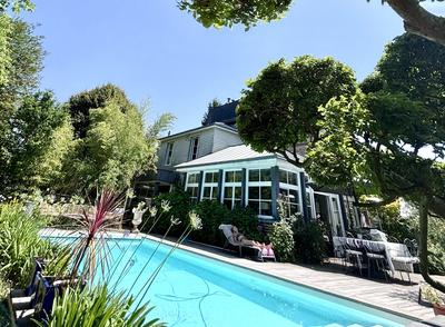 Maison - 300 m² - 9 pièces