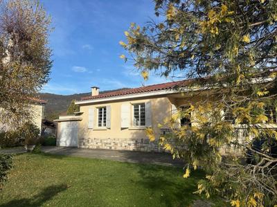 Maison - 137 m² - 9 pièces