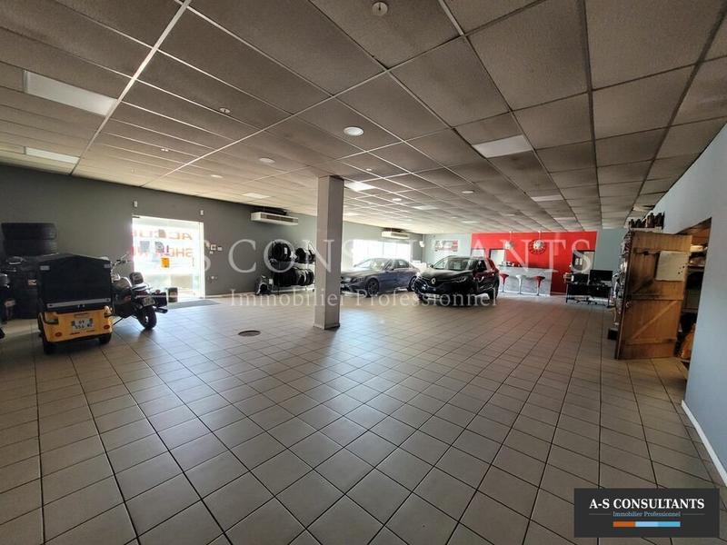 Local commercial - 900 m²