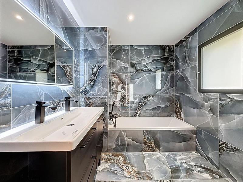 Maison - 141 m² - 5 pièces