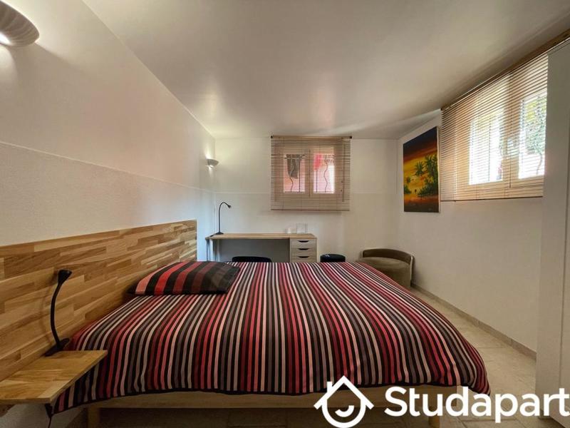 Chambre - 12 m² - 1 pièce