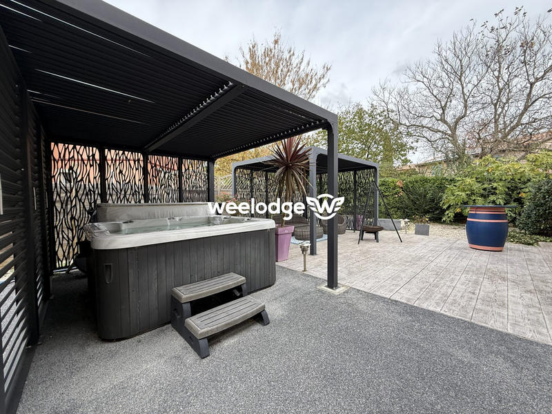 Maison traditionnelle - 207 m² - 6 pièces