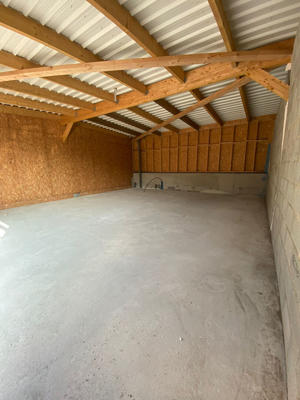 Local d'activité / Entrepôt - 82 m²