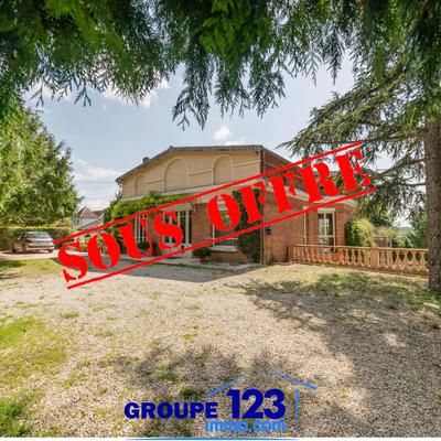 Maison - 342 m² - 8 pièces