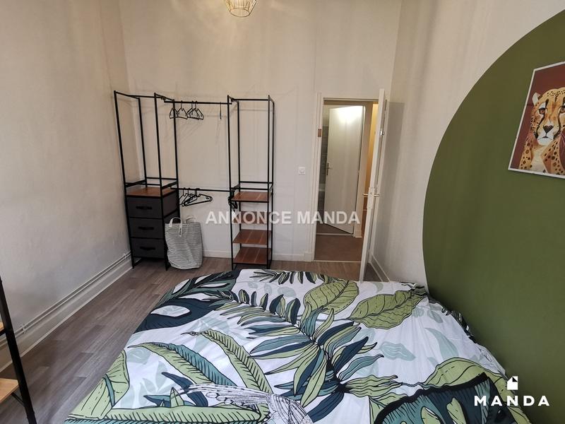 Chambre - 11 m² - 5 pièces