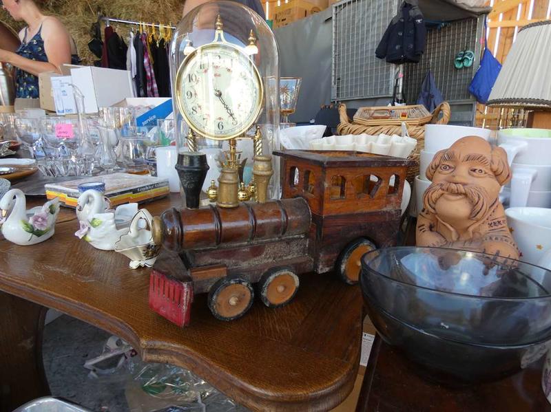 Brocante et marché aux puces à la ferme