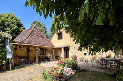 Maison chambre d'hôtes - 257 m²