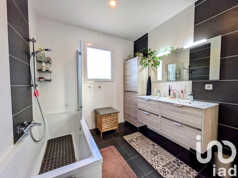 Maison - 135 m² - 6 pièces