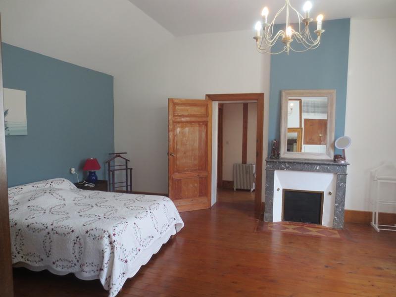 Maison - 345 m² - 12 pièces