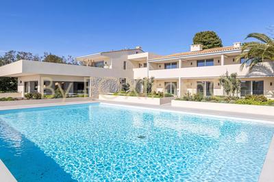 Villa - 555 m² - 16 pièces