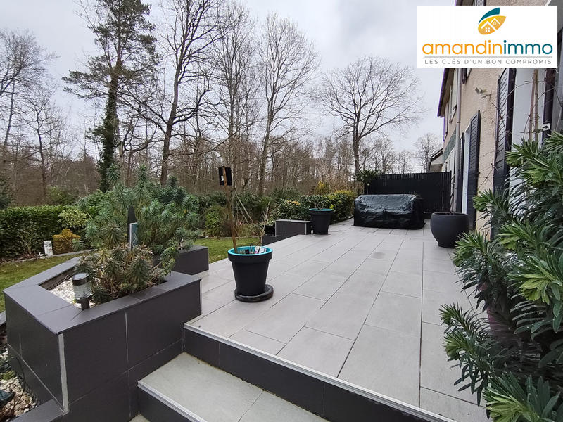 Maison - 98 m² - 7 pièces