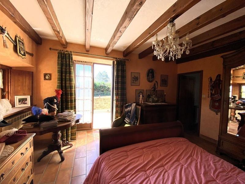 Maison en pierre - 118 m² - 8 pièces