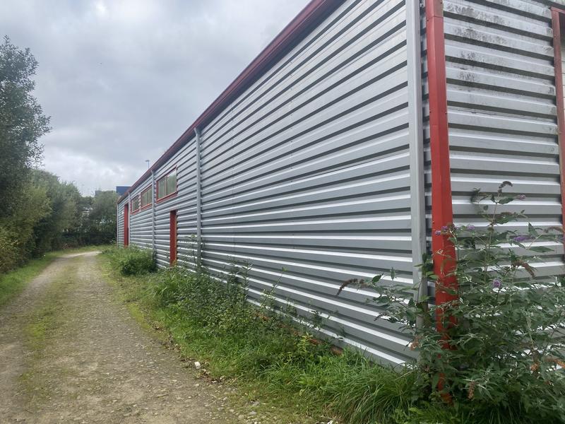 Local d'activités - 425 m²