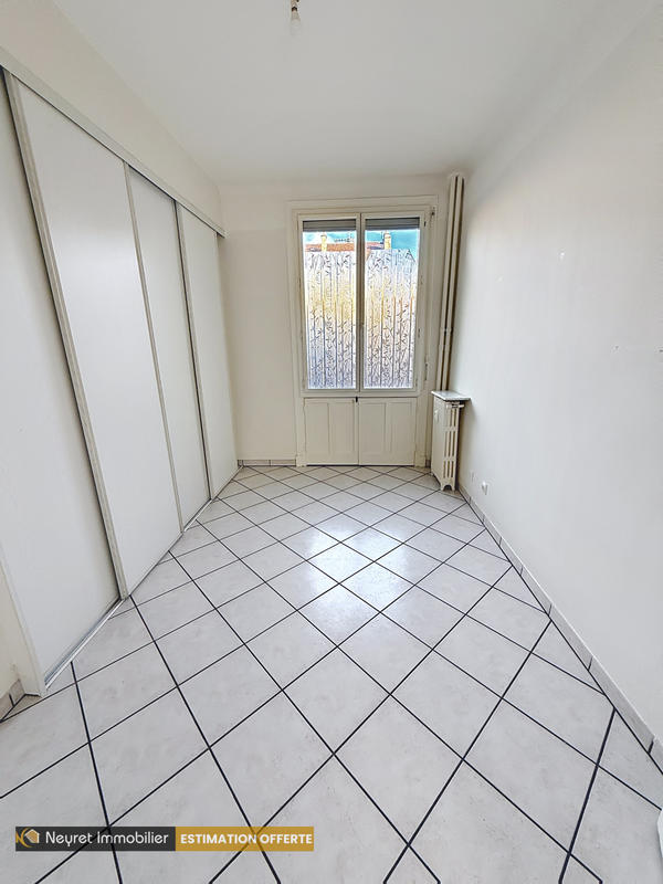 Appartement - 80 m² - 4 pièces