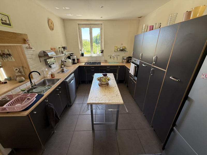 Maison - 235 m² - 8 pièces