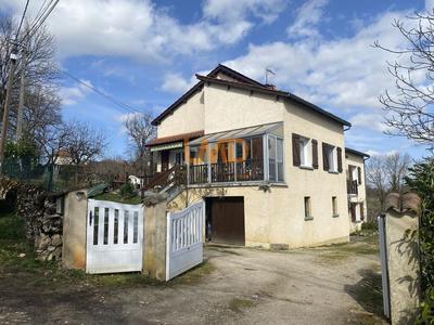 Maison - 195 m² - 8 pièces