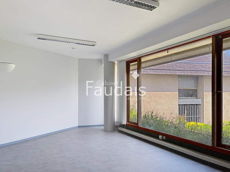 Immeuble - 1 100 m²