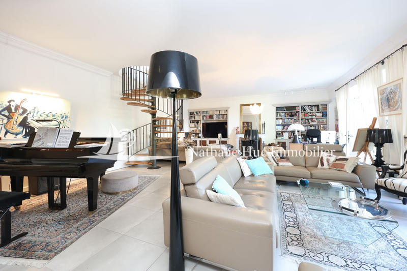 Mas - 250 m² - 5 pièces