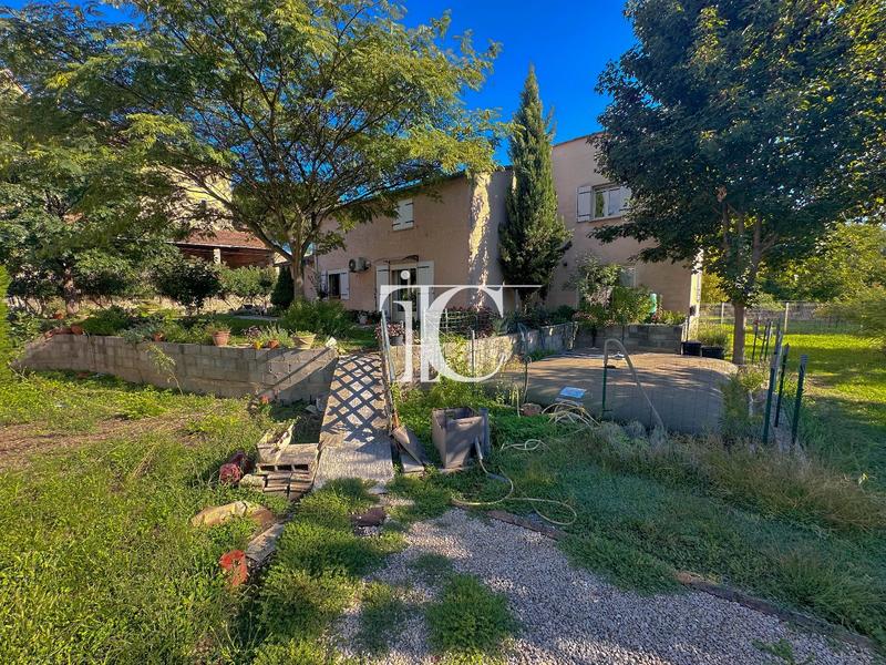 Maison - 245 m² - 8 pièces