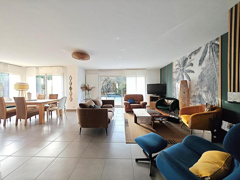 Maison - 162 m² - 8 pièces