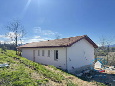 Villa - 90 m² - 4 pièces