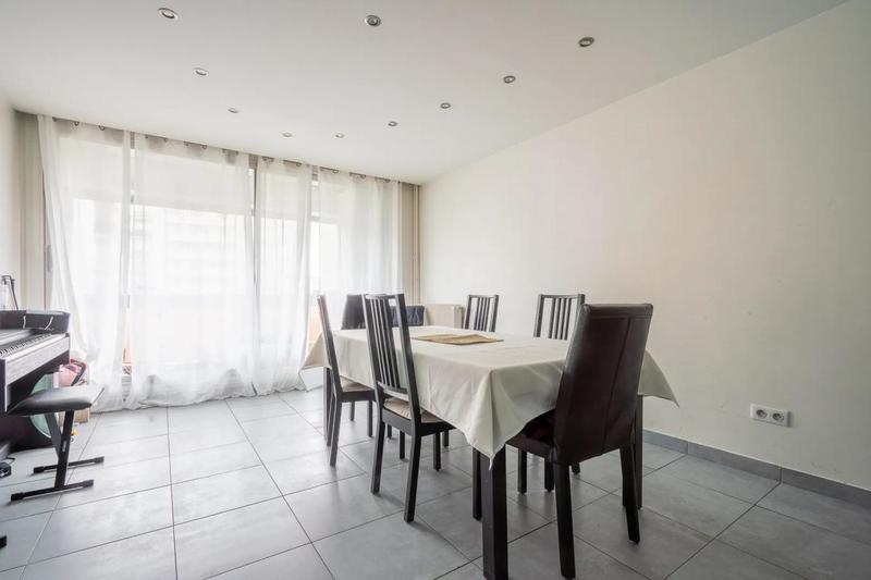 Appartement - 98 m² - 5 pièces