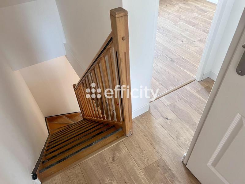 Maison - 85 m² - 5 pièces