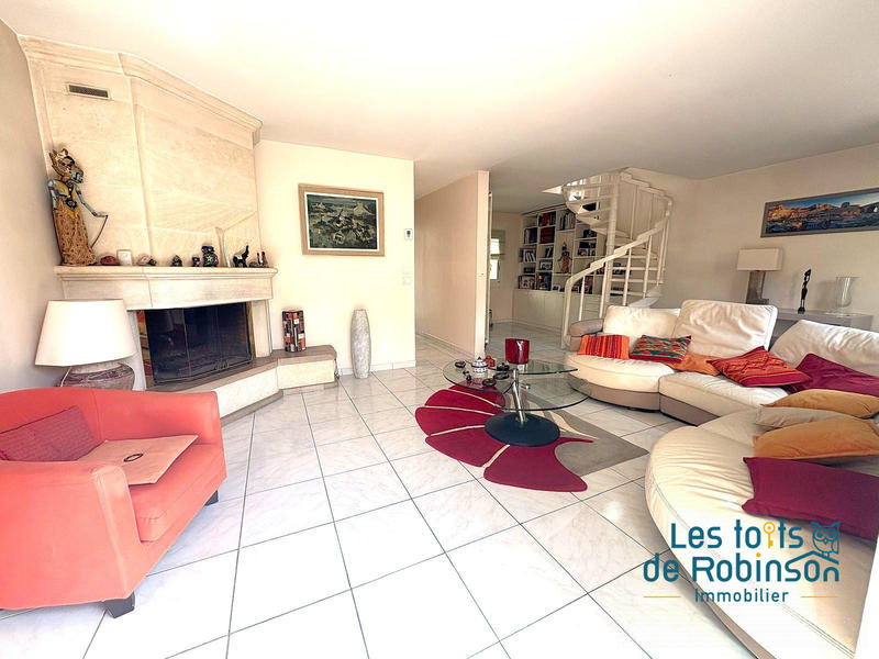 Maison - 121 m² - 7 pièces