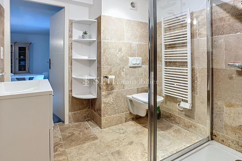 Villa - 270 m² - 6 pièces