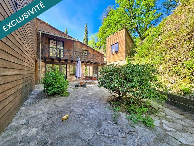 Propriété - 158 m² - 6 pièces