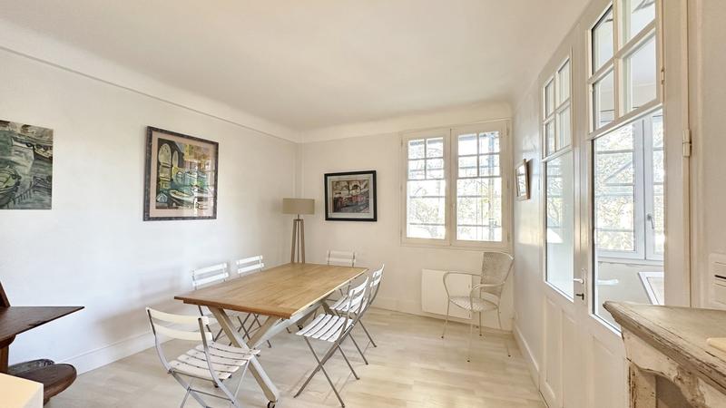 Appartement sur toit - 200 m² - 7 pièces