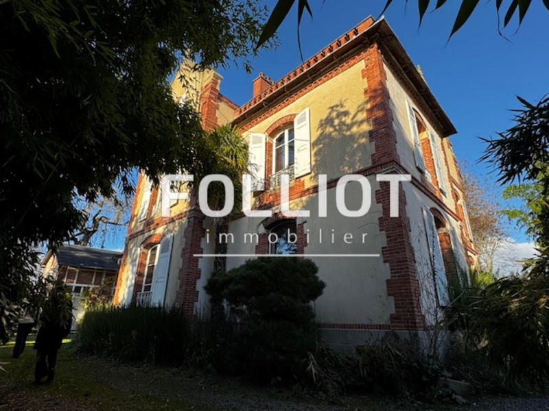 Maison - 357 m² - 15 pièces