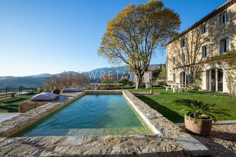 Maison - 240 m² - 8 pièces