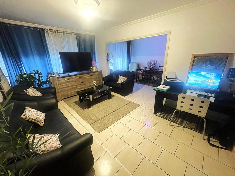 Appartement - 93 m² - 5 pièces