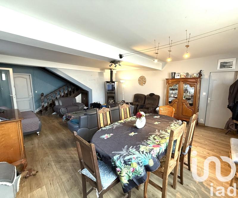 Maison - 270 m² - 11 pièces