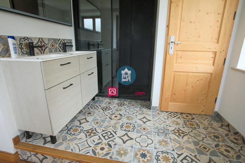 Maison - 260 m² - 9 pièces