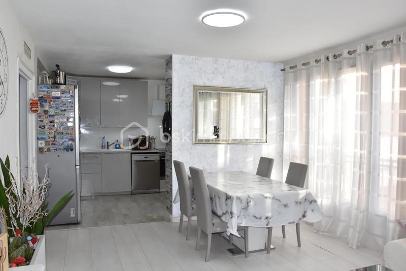 Appartement - 75 m² - 4 pièces