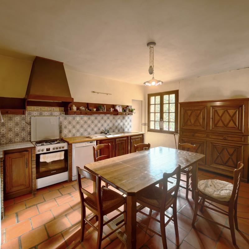 Maison - 233 m² - 11 pièces