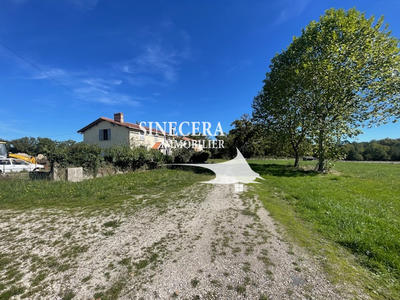 Maison - 340 m² - 5 pièces