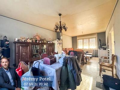 Maison - 84 m² - 5 pièces