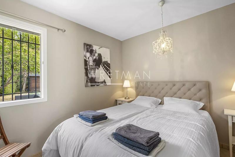 Villa - 248 m² - 8 pièces