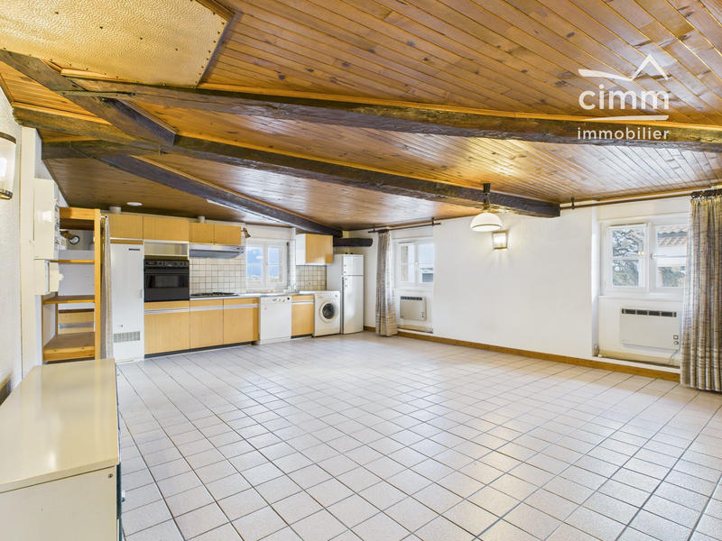 Appartement - 90 m² - 4 pièces