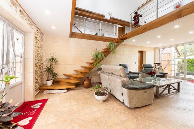 Maison - 350 m² - 9 pièces